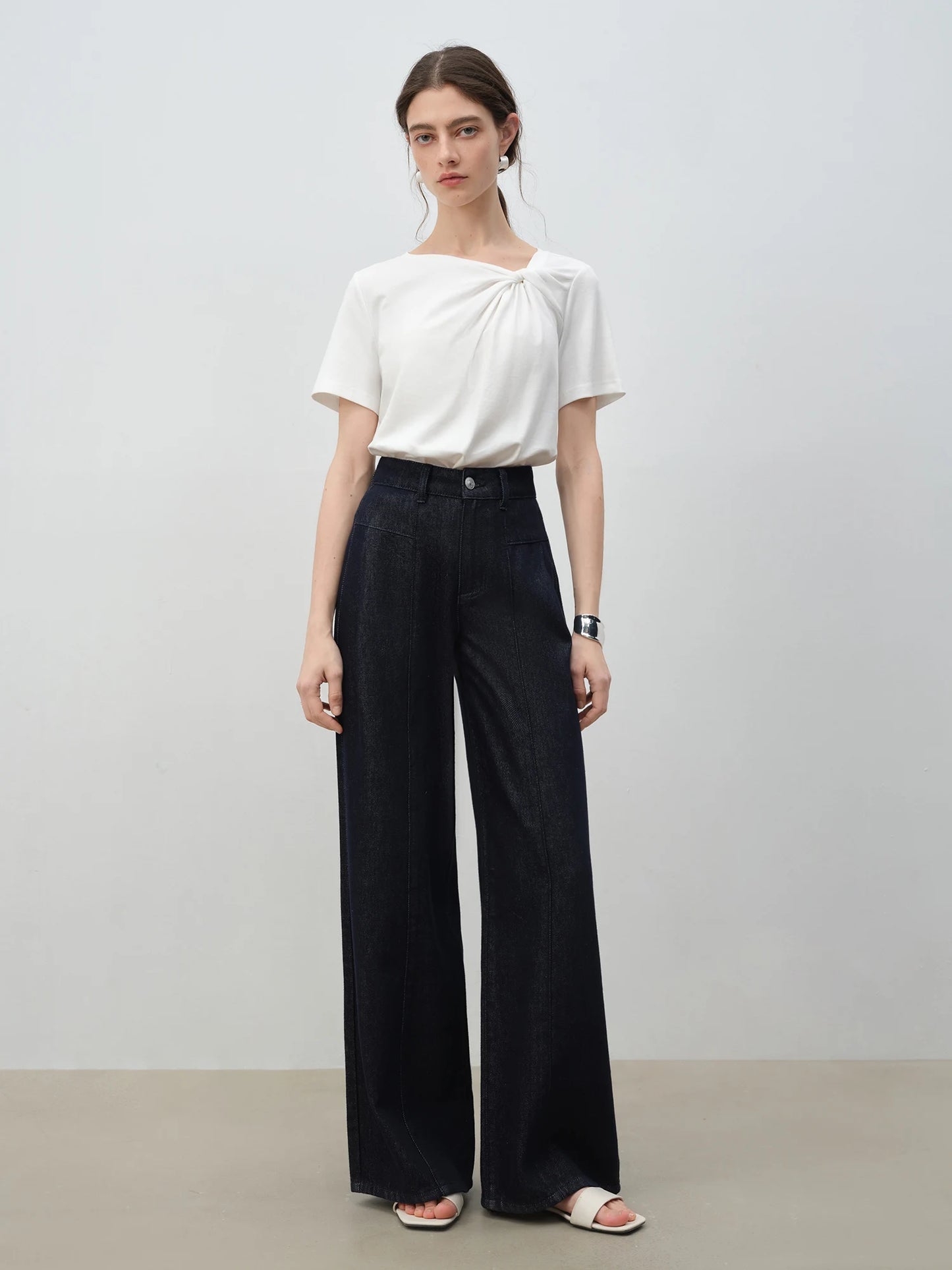 White Front Knot Short Sleeve Tee