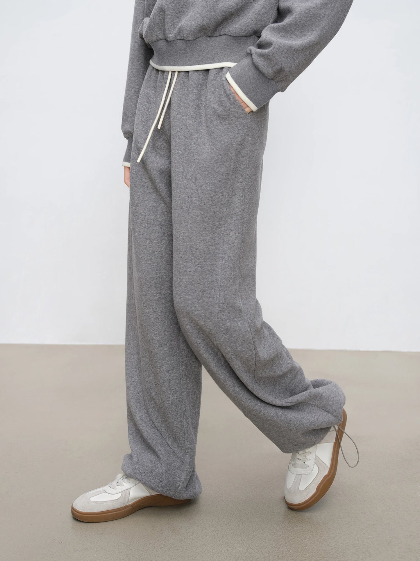 Contrast V-Neck Sweatshirt Pants Set