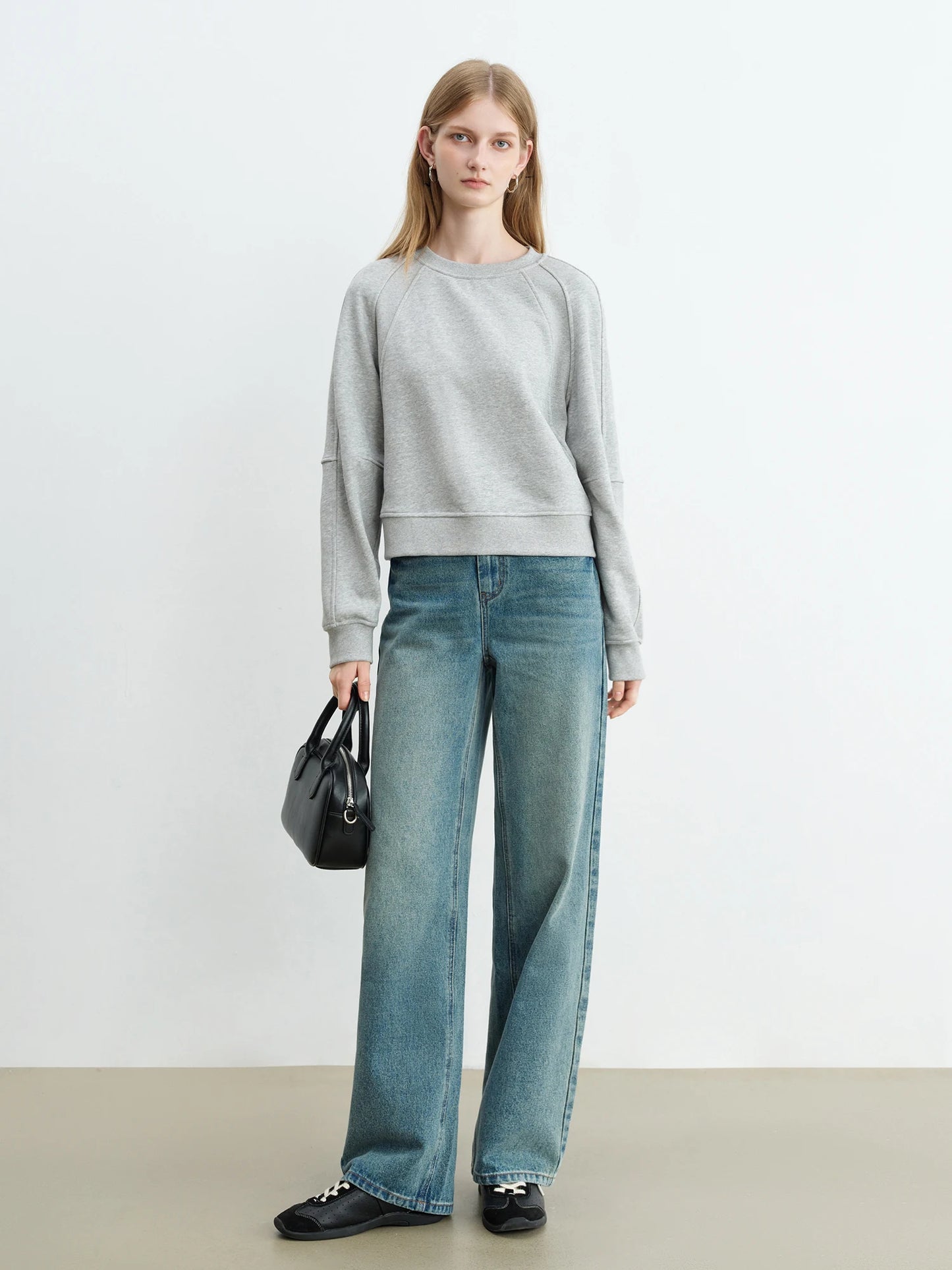 Light Gray Raglan Sleeve Sweatshirt