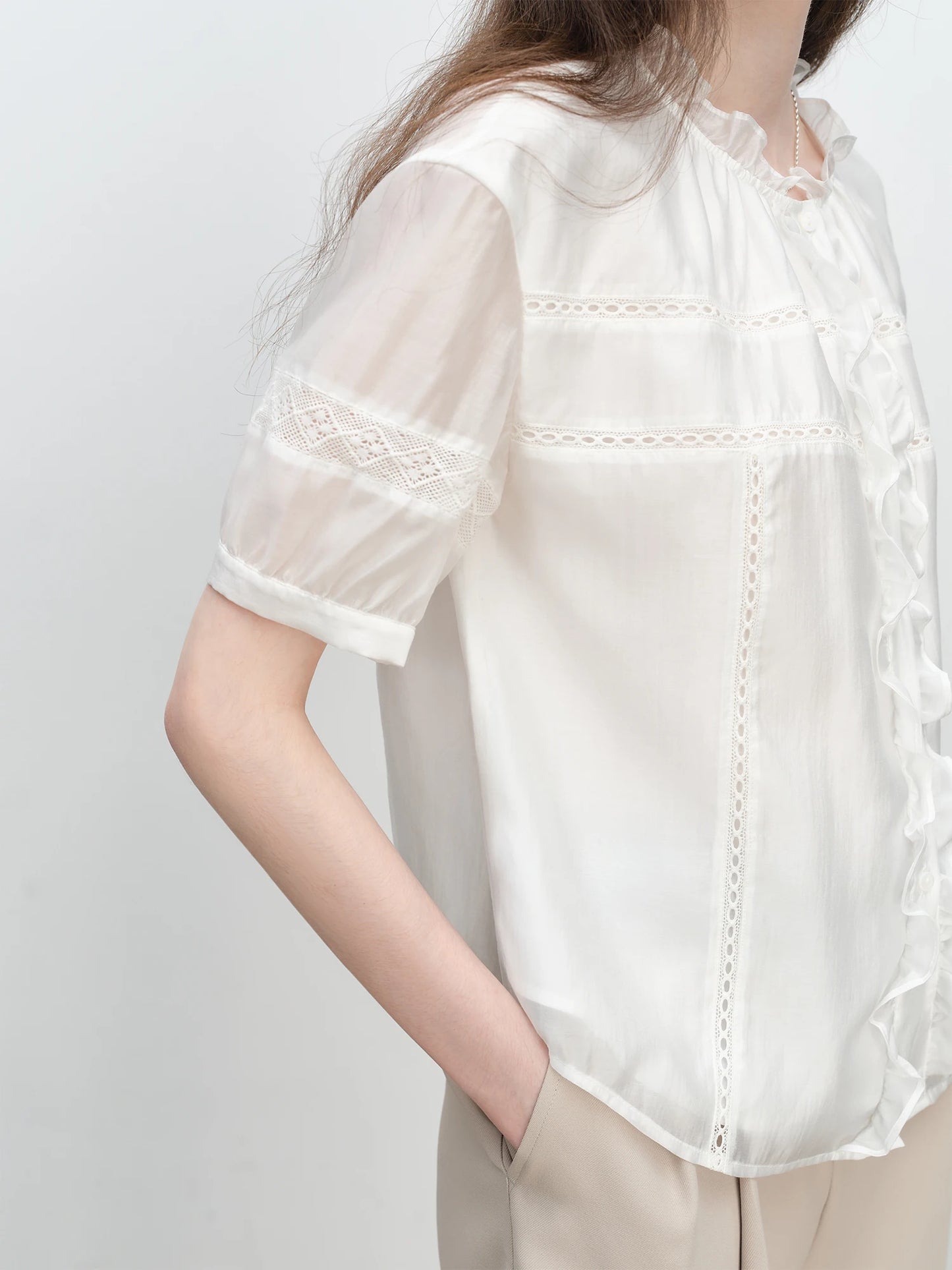 White Ruffle Collar Button Blouse